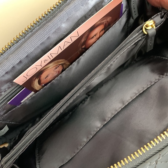 Inside label: 100% Leather, 100% Polyester, Made in China - Picture 8 of 16